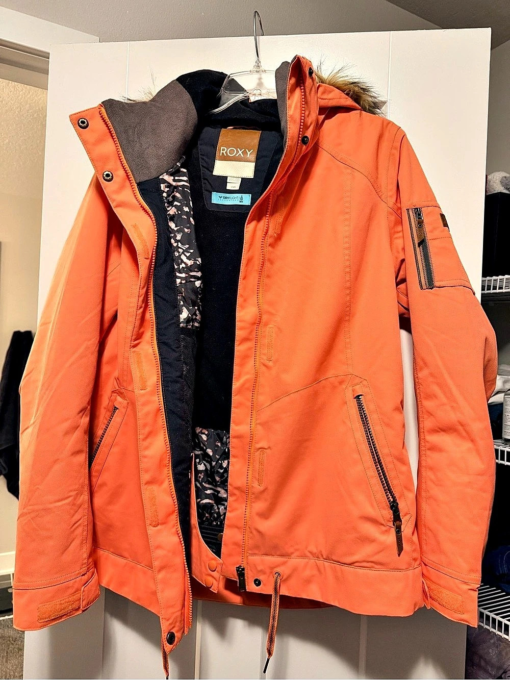 Roxy Insulated Snowboard Jacket Salmon/Peach - Never Worn